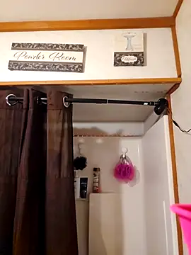 sweetkitty111 online show from October 28, 2025, 4:02 am