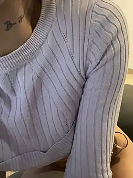 Snapshot of AllieEvans chatting on March 2, 2025, 11:17 pm AllieEvans online show from March 2, 2025, 11:17 pm