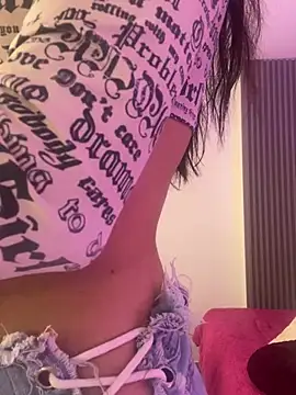 Snapshot of AllieEvans chatting on December 28, 2024, 12:47 am AllieEvans online show from December 28, 2024, 12:47 am