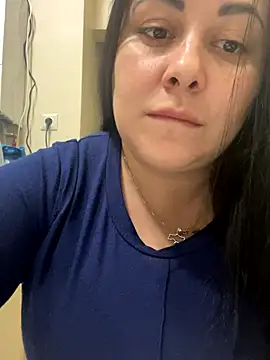 DaisyStreet online show from October 25, 2025, 3:45 pm