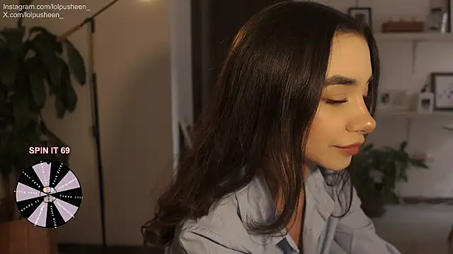 JulietteDee online show from February 10, 2026, 9:36 pm