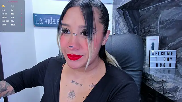 Snapshot of miss_danika chatting on April 11, 2026, 11:03 am miss danika online show from April 11, 2026, 11:03 am