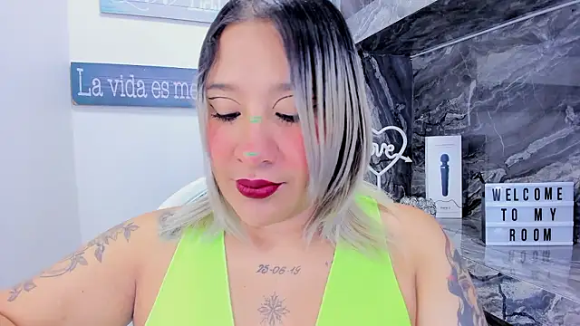 Snapshot of miss_danika chatting on February 5, 2026, 11:06 am miss danika online show from February 5, 2026, 11:06 am