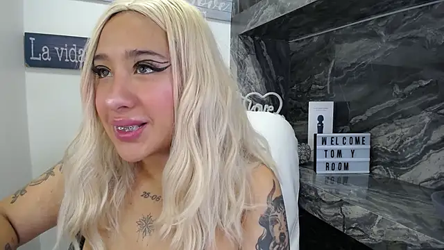 miss danika online show from October 6, 2025, 11:11 am