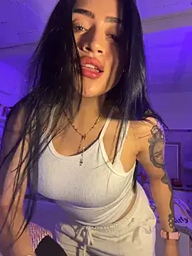 lucianaroy online show from April 1, 2026, 4:36 am