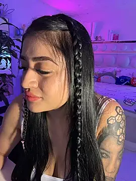 Snapshot of lucianaroy chatting on June 1, 2026, 8:58 am lucianaroy online show from June 1, 2026, 8:58 am