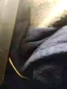 Snapshot of DjiniCD chatting on October 26, 2025, 12:33 am DjiniCD online show from October 26, 2025, 12:33 am