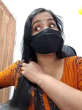 Snapshot of Ritusri_Dotta chatting on February 7, 2025, 10:08 am Ritusri Dotta online show from February 7, 2025, 10:08 am