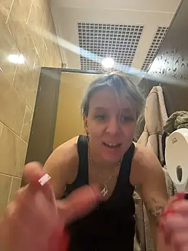 Snapshot of LikaCat chatting on January 10, 2026, 3:57 am LikaCat online show from January 10, 2026, 3:57 am