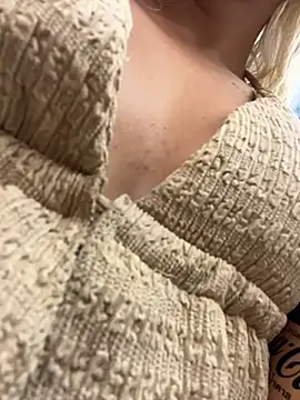 LikaCat online show from March 31, 2026, 2:35 am