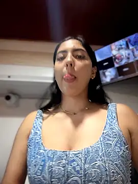 MarianaBenz online show from May 11, 2026, 12:12 am