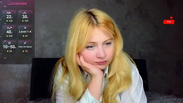 Snapshot of shy_blondiee chatting on March 11, 2025, 11:04 pm shy blondiee online show from March 11, 2025, 11:04 pm