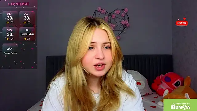 Snapshot of shy_blondiee chatting on December 10, 2024, 11:40 pm shy blondiee online show from December 10, 2024, 11:40 pm