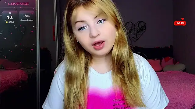 Snapshot of shy_blondiee chatting on February 8, 2025, 12:28 am shy blondiee online show from February 8, 2025, 12:28 am