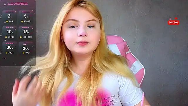 Snapshot of shy_blondiee chatting on March 13, 2025, 12:56 pm shy blondiee online show from March 13, 2025, 12:56 pm