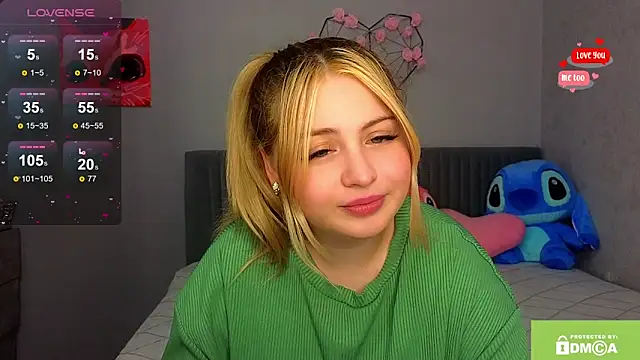 Snapshot of shy_blondiee chatting on December 5, 2024, 9:00 pm shy blondiee online show from December 5, 2024, 9:00 pm