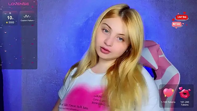 Snapshot of shy_blondiee chatting on March 20, 2025, 12:19 am shy blondiee online show from March 20, 2025, 12:19 am