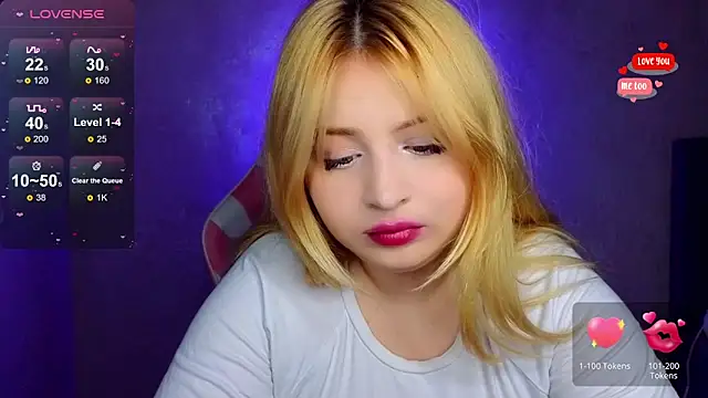 Snapshot of shy_blondiee chatting on March 17, 2025, 11:24 pm shy blondiee online show from March 17, 2025, 11:24 pm