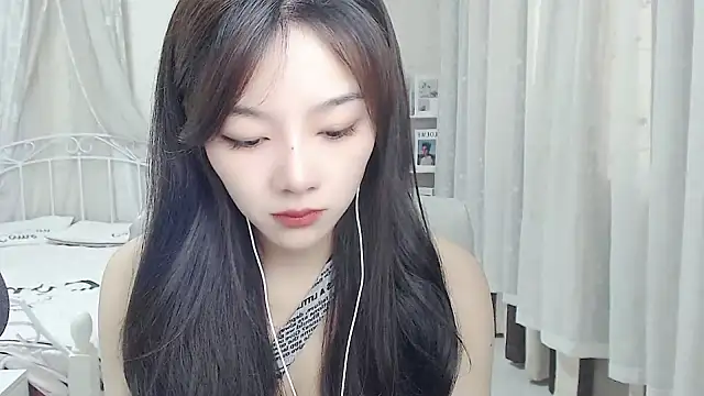 Jenny-Z online show from May 17, 2026, 1:49 am