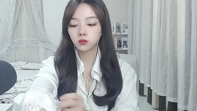 Jenny-Z online show from May 5, 2026, 1:41 am