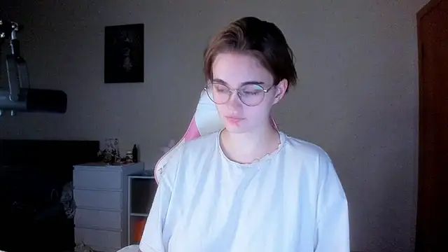 AnnaRoading online show from January 15, 2025, 4:00 pm