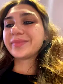 QuitieLia online show from November 5, 2025, 8:39 am