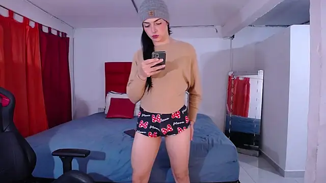 Snapshot of LyonGallego_ chatting on February 24, 2026, 11:00 am LyonGallego online show from February 24, 2026, 11:00 am