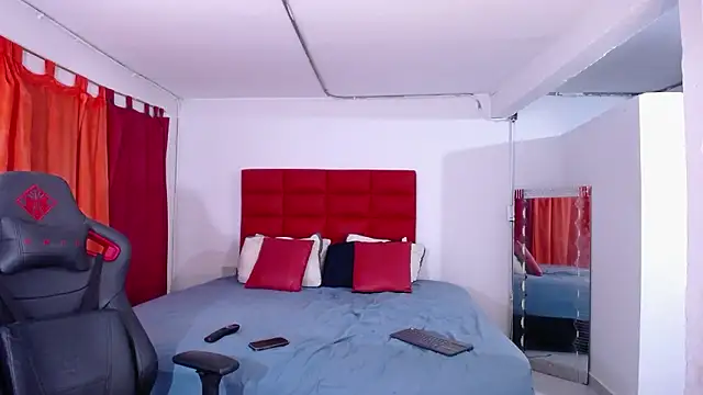 Snapshot of LyonGallego_ chatting on February 25, 2026, 1:50 am LyonGallego online show from February 25, 2026, 1:50 am