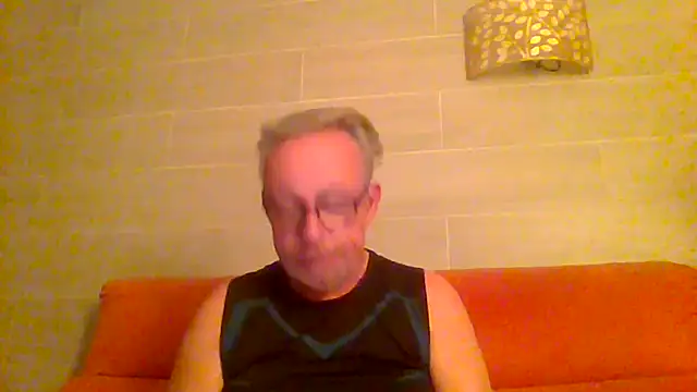 tuggy59 online show from July 6, 2026, 4:19 am