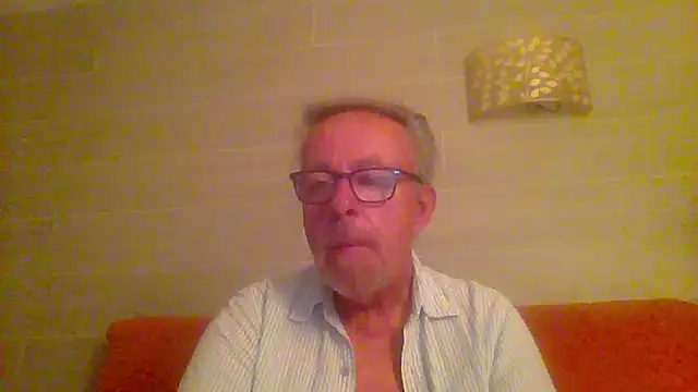 tuggy59 online show from April 19, 2026, 4:46 am