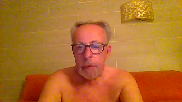 tuggy59 online show from July 7, 2026, 3:53 am