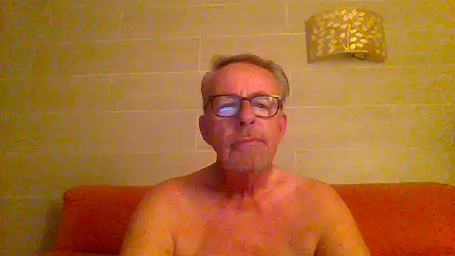 tuggy59 online show from July 29, 2026, 4:01 am