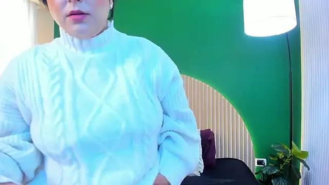 taylor bennet online show from December 17, 2025, 11:48 am