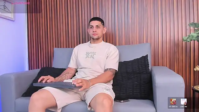 Snapshot of Alex_cute77 chatting on March 3, 2026, 11:50 am Alex cute77 online show from March 3, 2026, 11:50 am