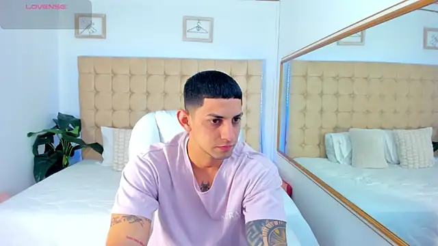 Alex cute77 online show from October 1, 2025, 12:31 pm