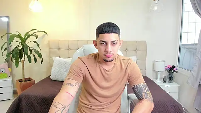 Alex cute77 online show from March 20, 2025, 12:11 pm