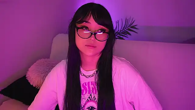 Gloomydoll online show from April 2, 2026, 8:37 pm