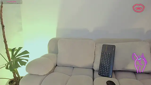 LindseyMoss online show from November 11, 2025, 3:01 am