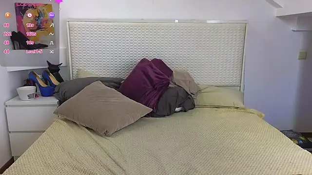 Snapshot of Eva_Rogers_ chatting on September 18, 2025, 9:01 am Eva Rogers  online show from September 18, 2025, 9:01 am