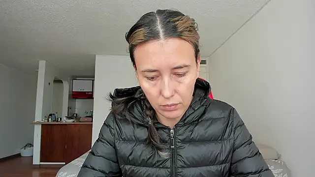 zoe jeane beker online show from March 15, 2026, 8:05 pm
