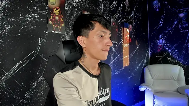 DereckCooperr online show from November 21, 2025, 10:31 pm