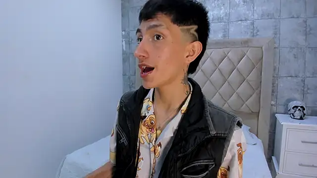 DereckCooperr online show from October 29, 2025, 11:03 pm