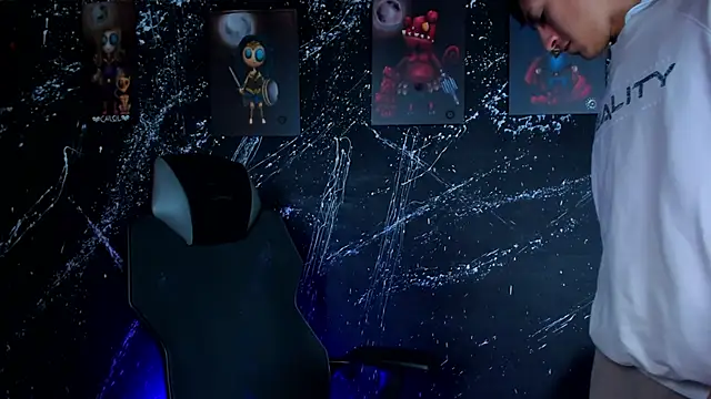 DereckCooperr online show from April 13, 2026, 8:57 pm