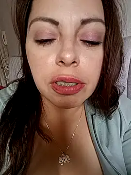 Snapshot of seherlatin chatting on November 26, 2025, 6:19 pm seherlatin online show from November 26, 2025, 6:19 pm