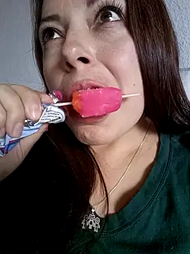 Snapshot of seherlatin chatting on October 26, 2025, 8:20 pm seherlatin online show from October 26, 2025, 8:20 pm