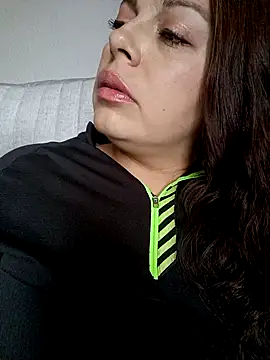 Snapshot of seherlatin chatting on November 2, 2025, 5:18 pm seherlatin online show from November 2, 2025, 5:18 pm