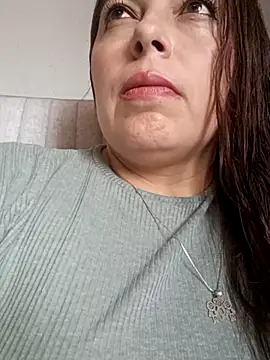 Snapshot of seherlatin chatting on November 5, 2025, 5:27 pm seherlatin online show from November 5, 2025, 5:27 pm