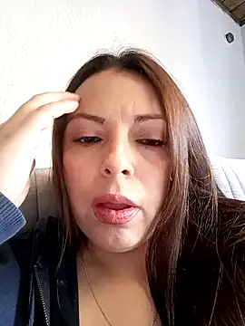 Snapshot of seherlatin chatting on November 13, 2025, 6:34 pm seherlatin online show from November 13, 2025, 6:34 pm