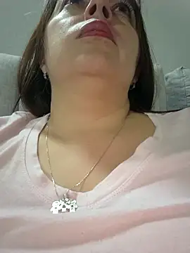 Snapshot of seherlatin chatting on December 5, 2025, 3:27 am seherlatin online show from December 5, 2025, 3:27 am