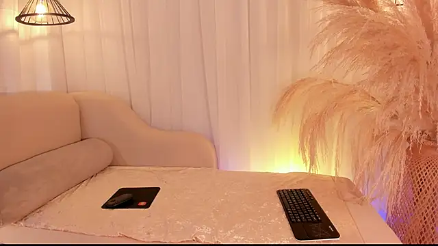 anniesweet02 online show from October 15, 2025, 10:51 pm